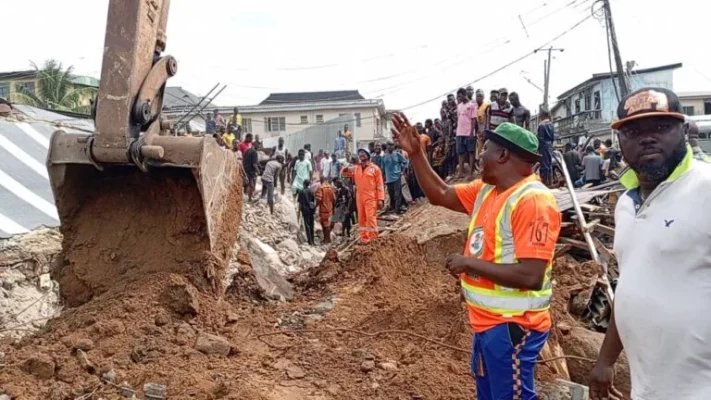 One Killed, Four Worshipers Rescued As Mosque Collapses In Lagos