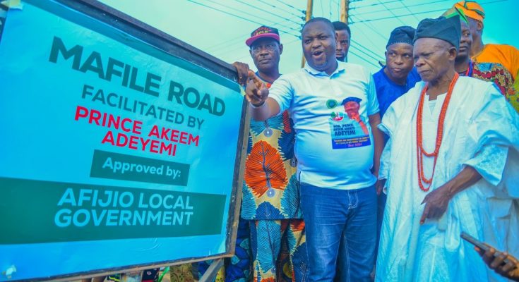 Oyo Rep, Skimeh, inaugurates four road projects, empowers 1,500 constituents