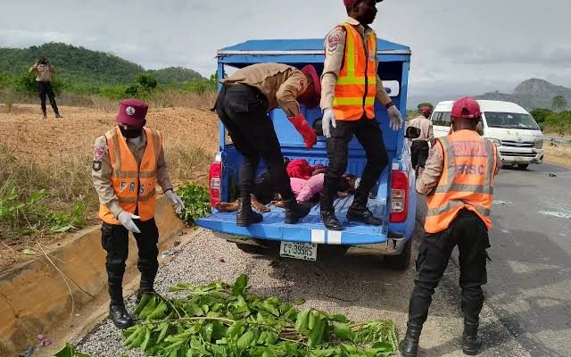 One Dead, 10 Injured In Lone Crash On Lagos-Ibadan Expressway