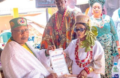 Onikoyi installs Owosela as Erelu-Okinlua of Ikoyi