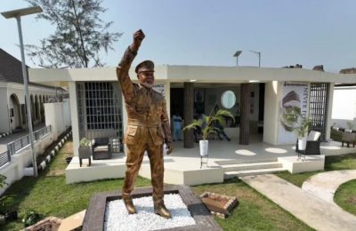 PHOTOS: Akeredolu’s mausoleum unveiled by family in his Owo hometown