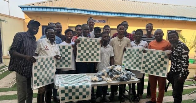 Tunde Onakoya donates chess boards to Ogbomoso Recreation Club