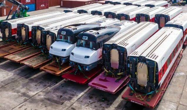 Lagos takes delivery of two trains for Red Line Rail System