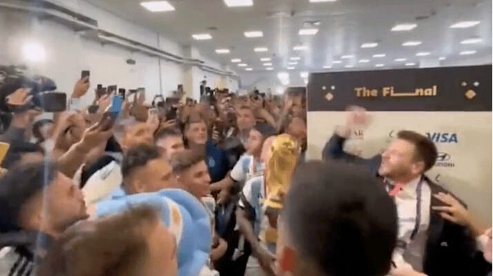 Argentina Players Sing Song Insulting Journalists After World Cup Win