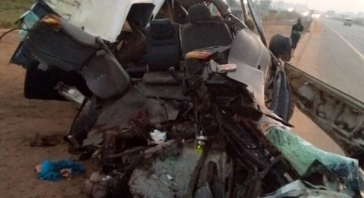 Christmas Tragedy: 3 Dead, 6 Injured In Lagos-Ibadan Expressway Auto Crash