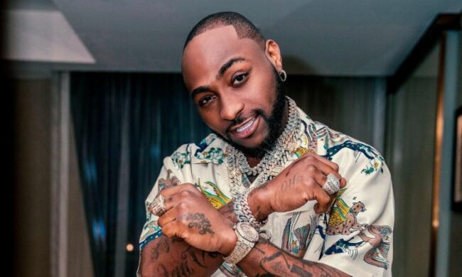 Davido ends troubled year in style, pampers self $200,000 diamond