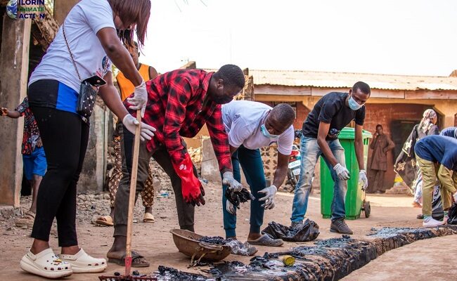 Kwara young professionals organize community clean-up