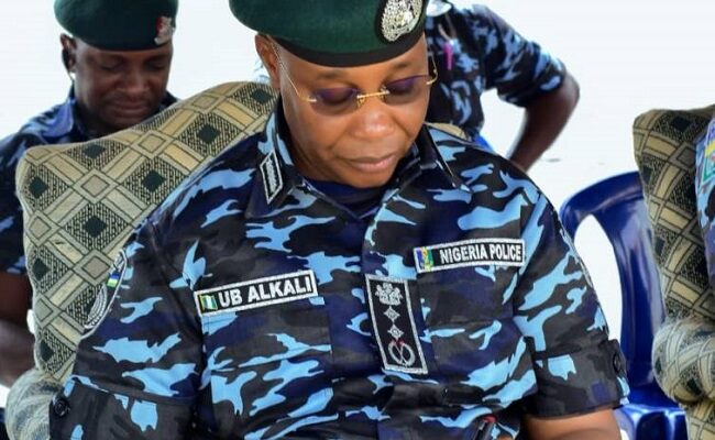 Police present N18.12m cheque to families of deceased officers in Kebbi