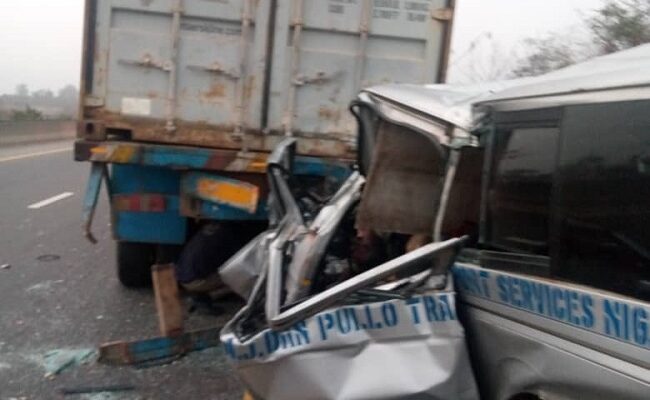 10 dead in auto crash in Lagos-Ibadan Expressway