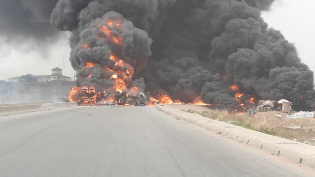 Fully-loaded tanker explodes in Lagos, Four burnt to death on Lagos-Ibadan expressway, Lagos tanker explosion, tanker explosion on Lagos-Ibadan expressway, Fire outbreak on Lagos-Ibadan expressway