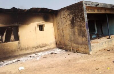 Confusion as angry youths set police station ablaze in Niger