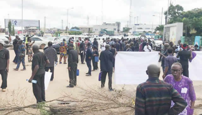 Gridlock Hits Edo Road As Pensioners Protest Non-Payment Of Gratuities