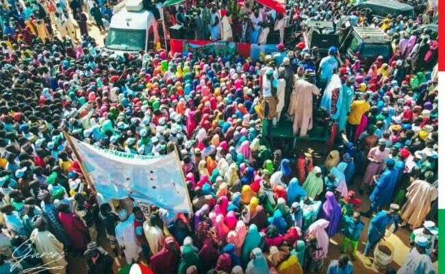 Large crowd welcomes Sokoto PDP Campaign Train in Rabah