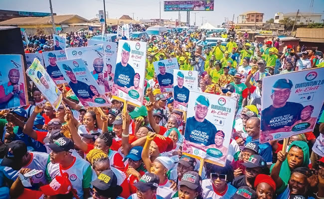 Makinde in harvest of endorsements, takes campaigns to Oyo towns, villages