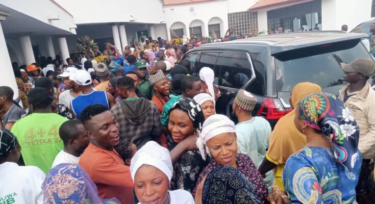 PDP went agog as APC protesters express grievances over Osun petition tribunal judgment