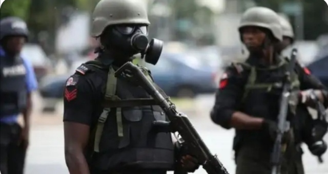 Security Operatives Lock Down Stadium, Stop APC Rally In Niger State