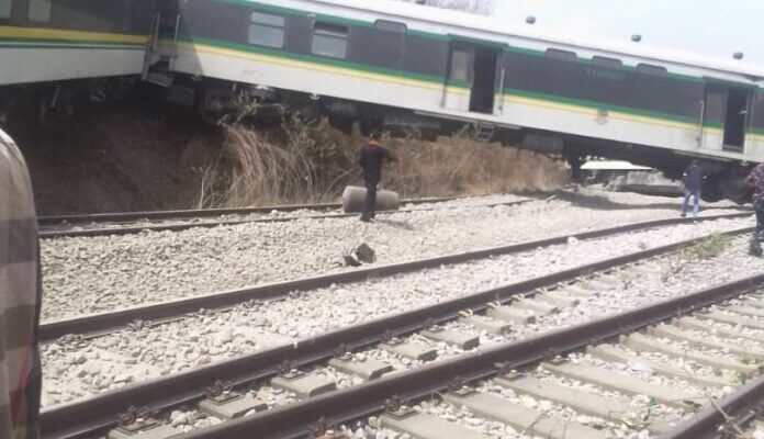 Stranded 148 Passengers, 30 Crew Members Evacuated As Warri-Itakpe Train Derails In Kogi Forest