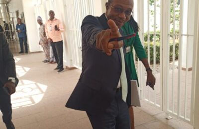 Buhari, CBN Governor in closed-door meeting