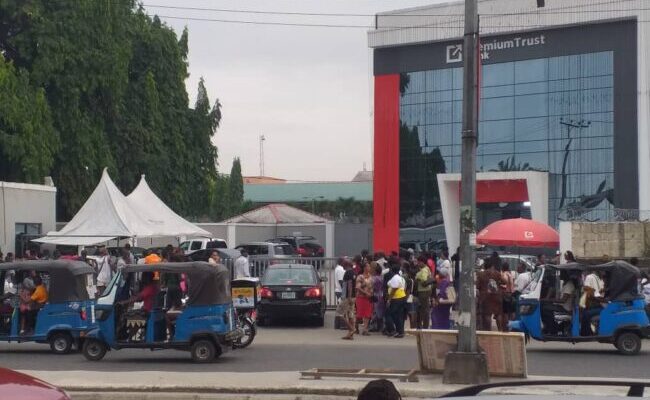 Huge crowd lay siege in banks, as CBN continues