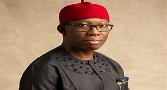 Okowa , mourns,visits families of security aides killed by gunmen