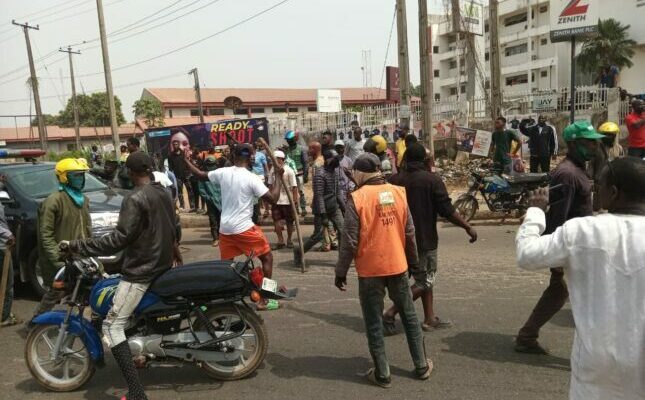 Protesting Ondo residents paralyze activities over lingering naira scarcity
