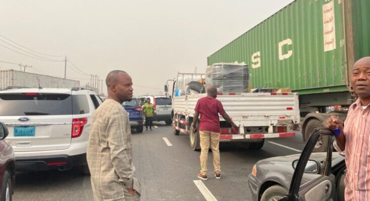 Rioting Protesters Block Lagos-Ibadan Expressway