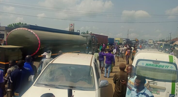 Youths Protest in Ondo, Block Benin-Ore-Lagos Road Over Naira, Fuel Scarcity