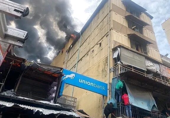 Fire Erupts In Building At Balogun Market, Lagos