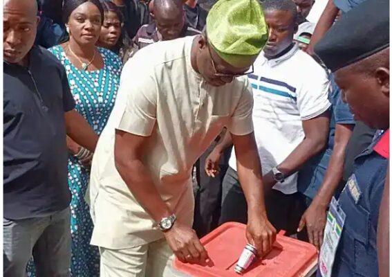 Makinde Casts Vote, Expresses Hope In Oyo
