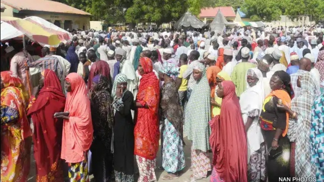 Niger Guber: Voters Made To Swear Before Collecting Spaghetti, Yard Of Cloth