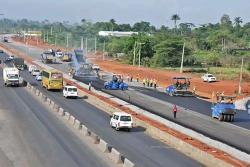 Easter Holiday: FG Removes Barriers At Lagos-Ibadan Expressway Construction Zones