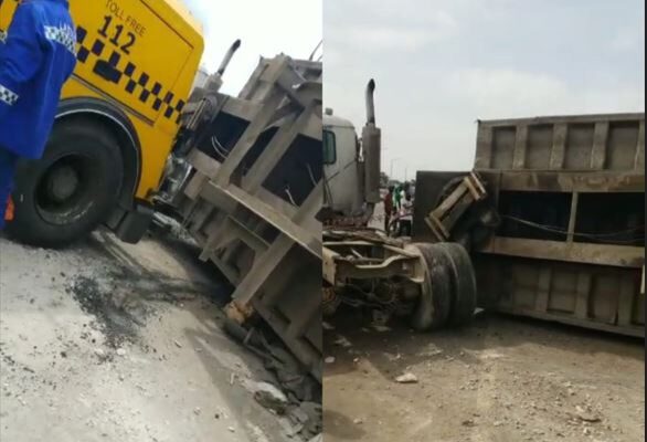 Container Loaded With Concrete Stone Falls, Crushes Cart Pusher To Death In Lagos