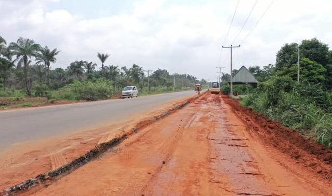 Oba-Nnewi-Uga-Akokwa-Arondizuogu-Okigwe road.