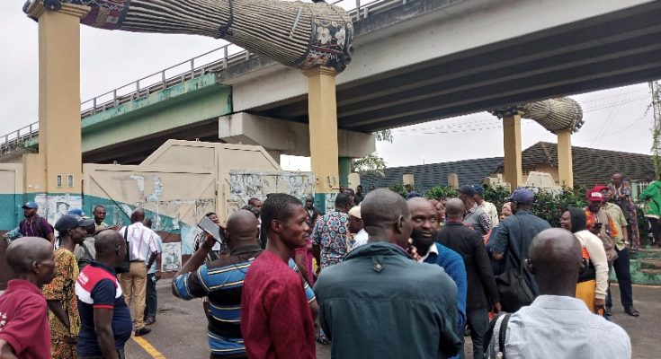 Again, Oyo workers protest, block state secretariat 