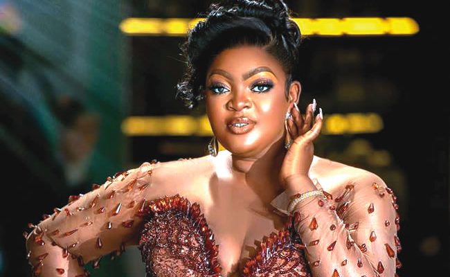 I will fight dirty if anyone tries to defame me, Eniola Badmus blows hot