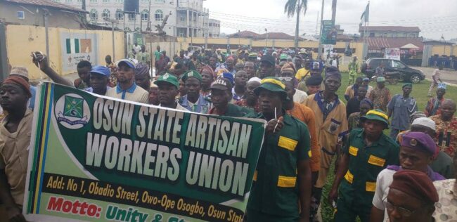 Osun Artisans protest assault on members by 'Omooniles'