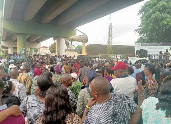 Oyo workers protest, block State secretariat, paralyze activities for fourth day