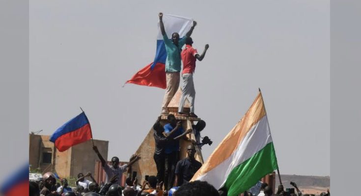 Thousands supporting Niger military coupists stage solidarity rally