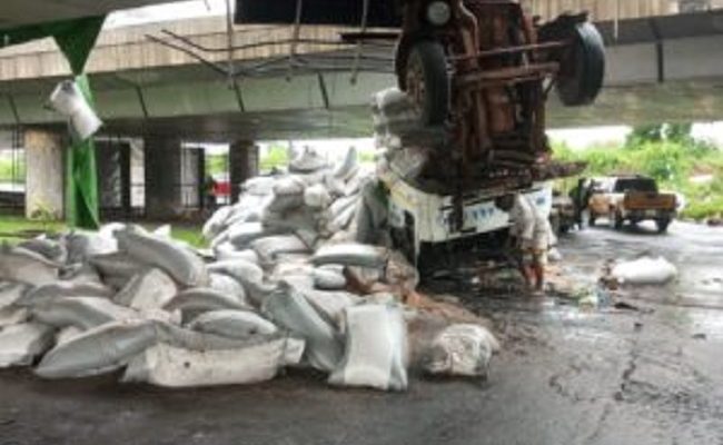 Blocked section of Lagos-Ibadan Expressway reopened after accident