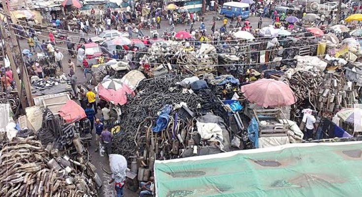 Lagos Govt Shuts Down Ladipo, Mushin Markets