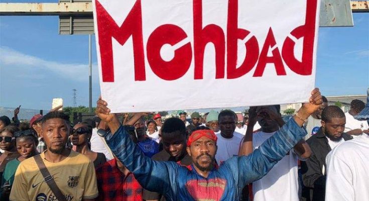 Mohbad: Police Allegedly Disperse Sympathisers With Teargas At Lekki Tollgate (Video)