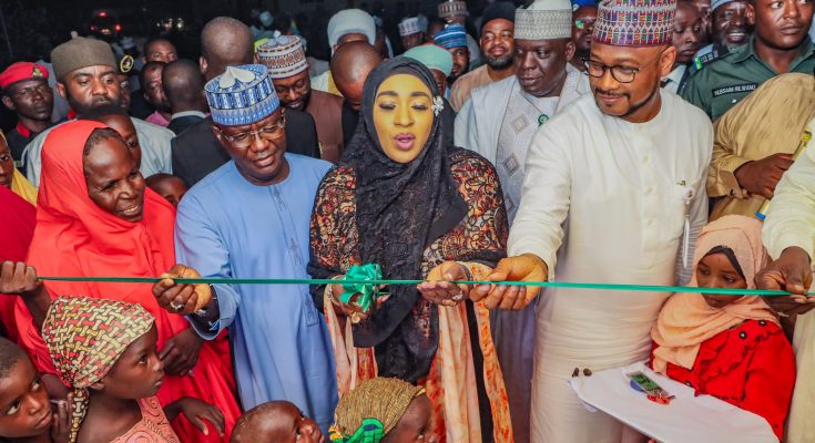 FG hands over 40 houses to Zamfara govt