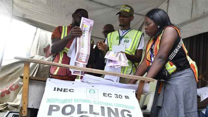 INEC OFFICIALS AT POLLING BOOTH
