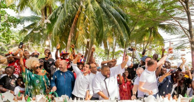 Eko hotel chefs unveils Africa’s largest christmas cake