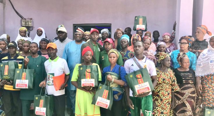 OYCSDA distributes cash, food items to 250 vulnerable residents in Oyo