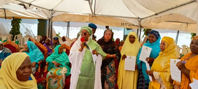 Remi Tinubu gifts N100,000 each to 250 aged people in Bauchi 