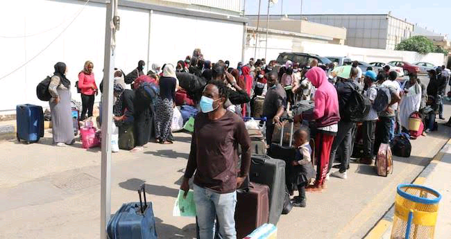 FG evacuates 327 Nigerians from Libya