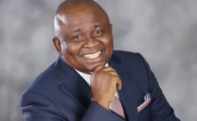 Sen Adeola awards scholarships, bursaries to 1,600