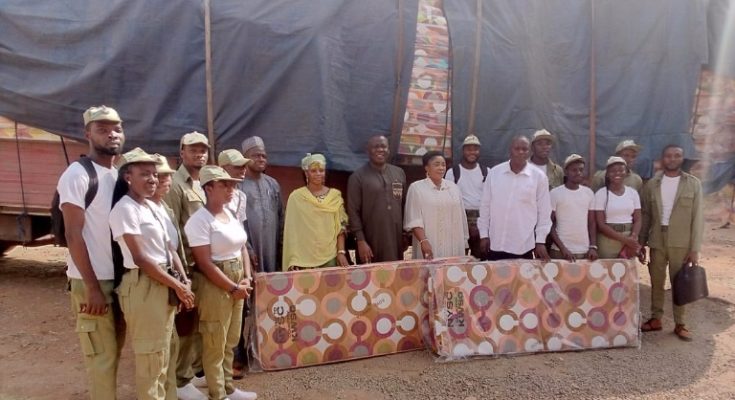 Kwara gov presents another 500 mattresses to NYSC