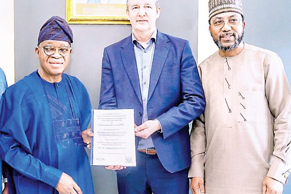 Oyetola receives Port Community System implementation report